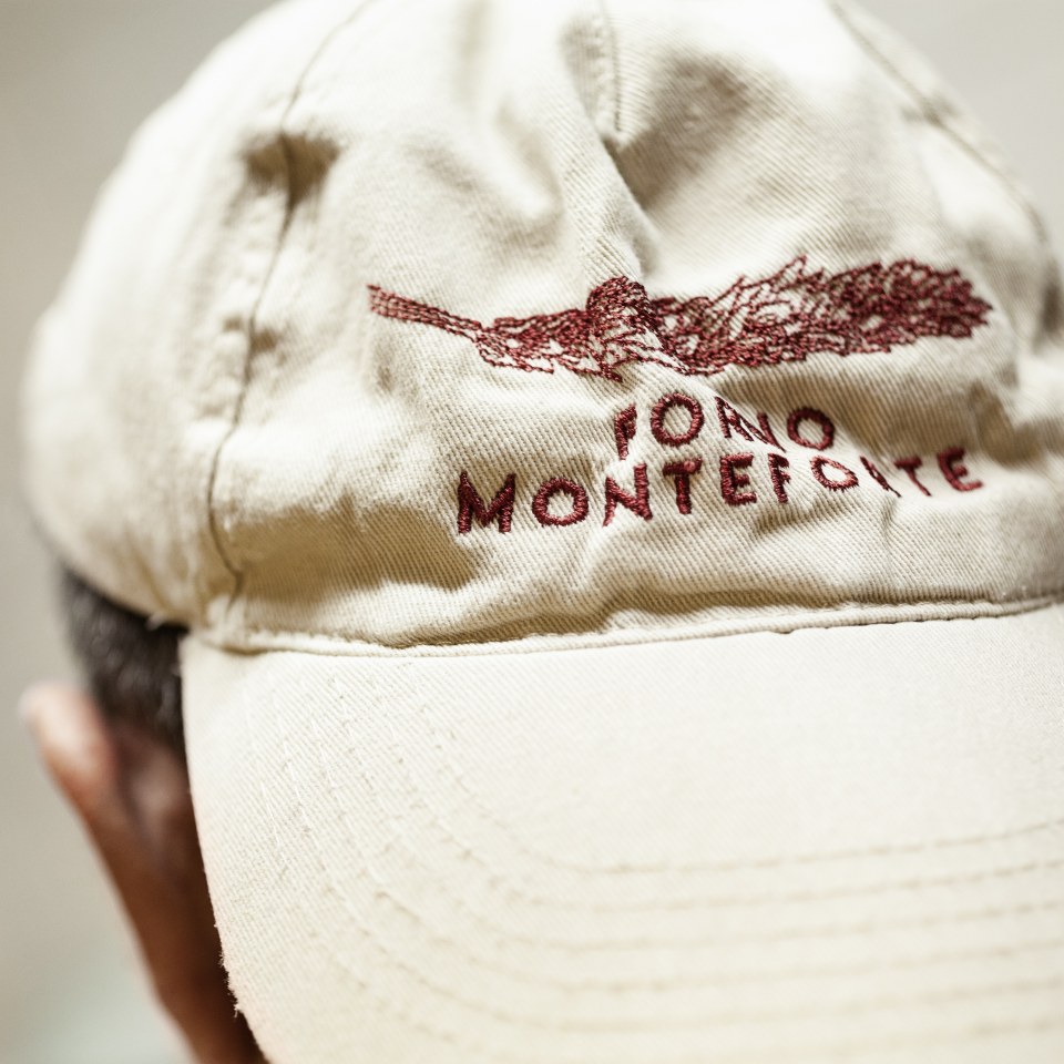 fornaio con cappello forno Monteforte